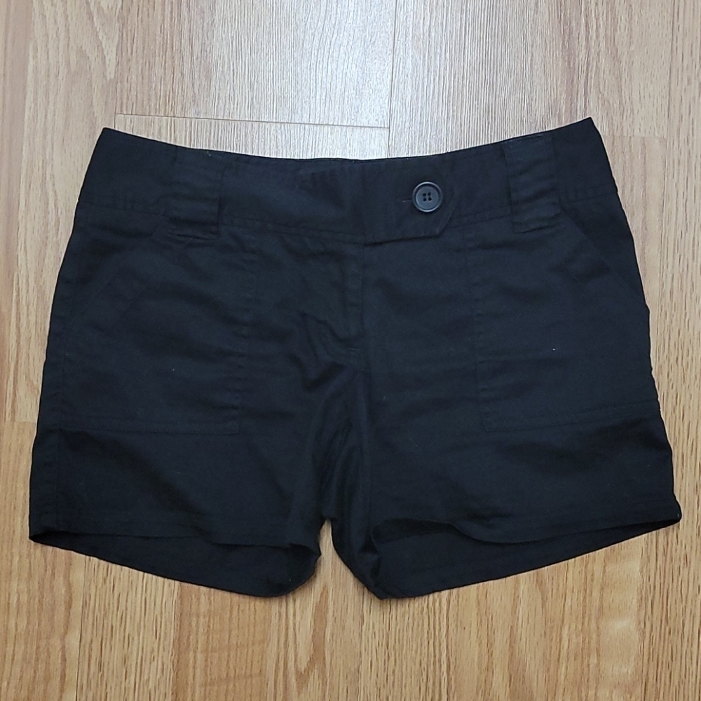 The Limited Drew Fit black trouser shorts size 2